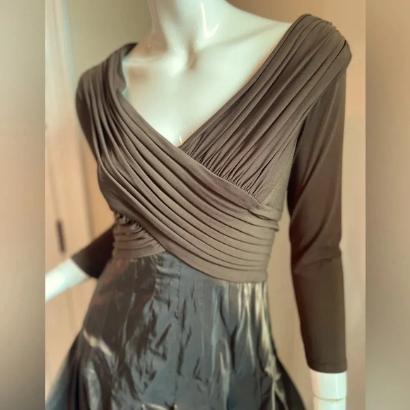 Tadashi Shoji Collection Brown Formal Fit and Flare Dress. Size 4 - Picture 4 of 15